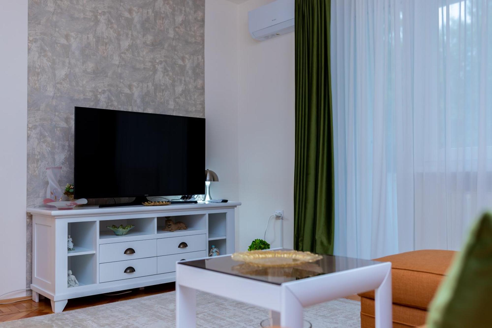 Apartament Octavia Hunedoara Exterior foto